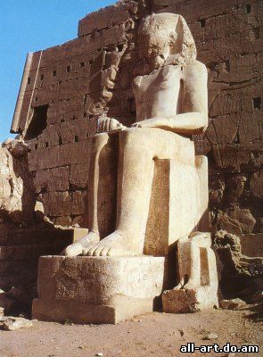 Статуя Рамзеса II